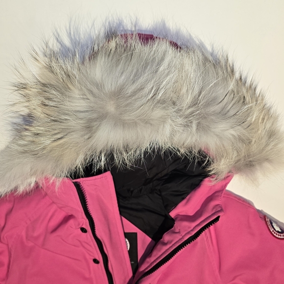 Canada goose Jacket - Picture 14 of 15